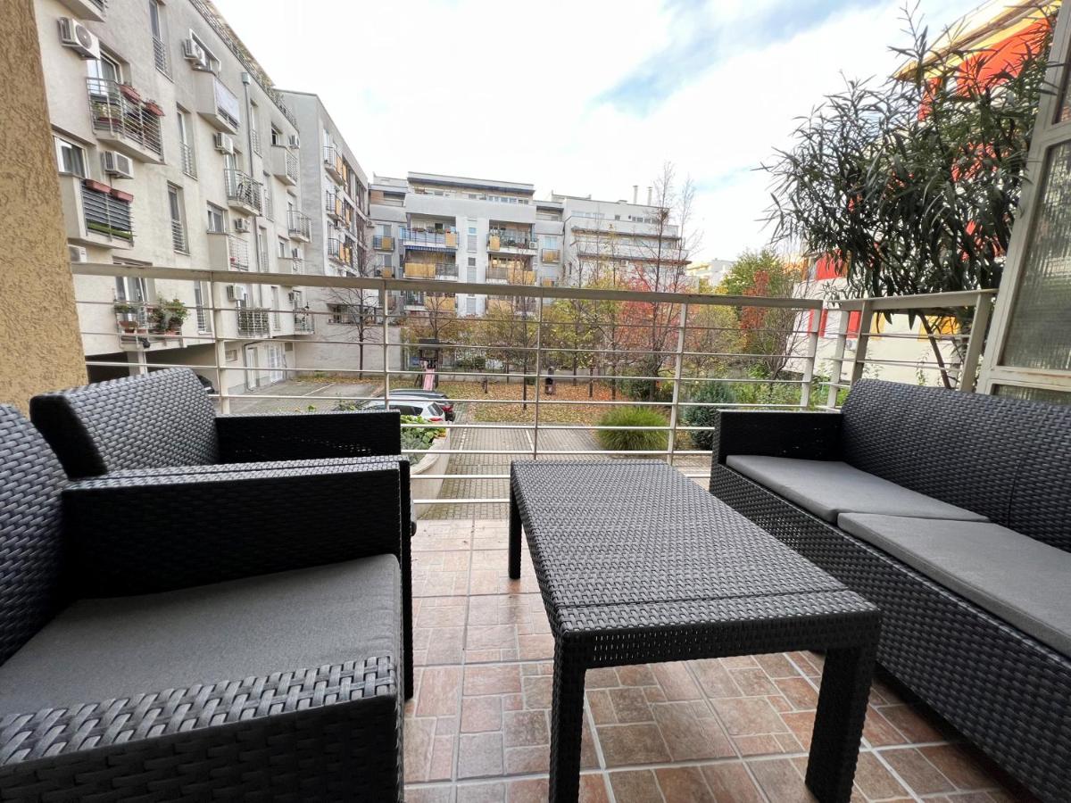 Center Budget Apartment Inside Free Parking Self Check-In Free Streaming Ac Balcony Budapest Esterno foto