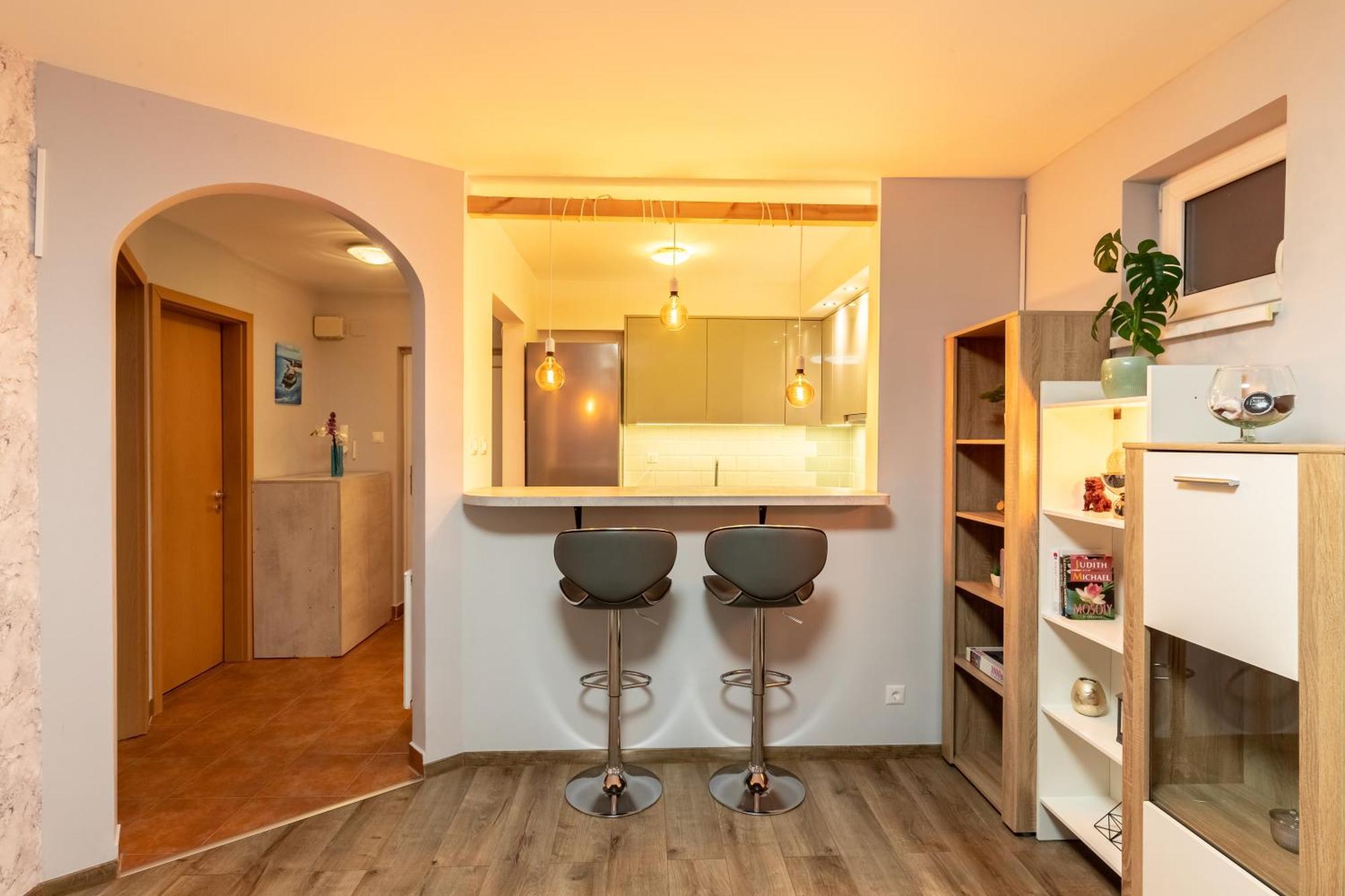 Center Budget Apartment Inside Free Parking Self Check-In Free Streaming Ac Balcony Budapest Esterno foto